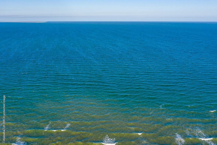 Панорама Азовского моря и острова Бирючий